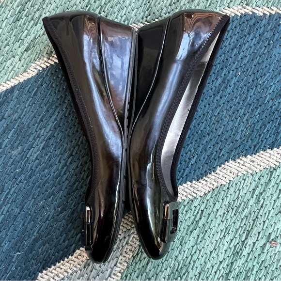 Bandolino black patent buckle front wedge pumps - Picture 6 of 11